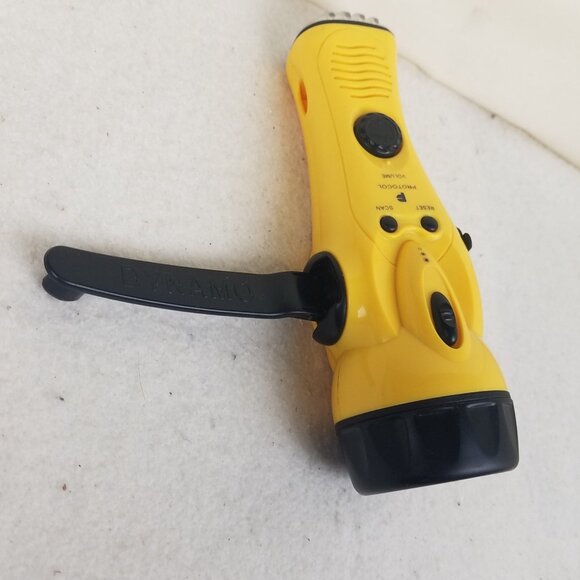 Flashllight Emergency Multifunctional Crank charge Radio Flashing Dynamo - Picture 7 of 10